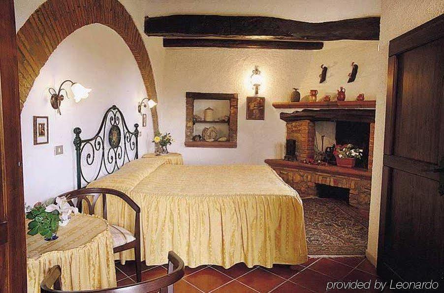 Hotel Il Pietreto كولّي فال ديلسا المظهر الخارجي الصورة